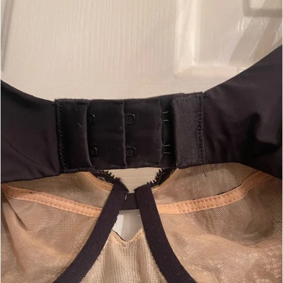 Calvin Klein Women's Seductive Comfort Unlined Lace Bra - Picture 6 of 15